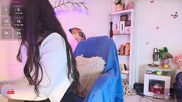 Rapunzeell  online show from September 24, 1:25 pm