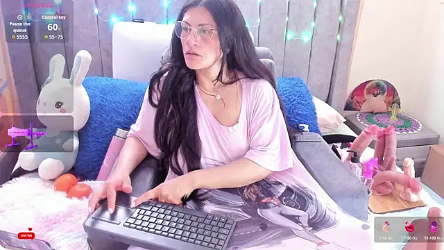 Rapunzeell  online show from November 25, 1:11 pm