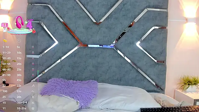 LucciaPorter online show from February 18, 1:18 pm