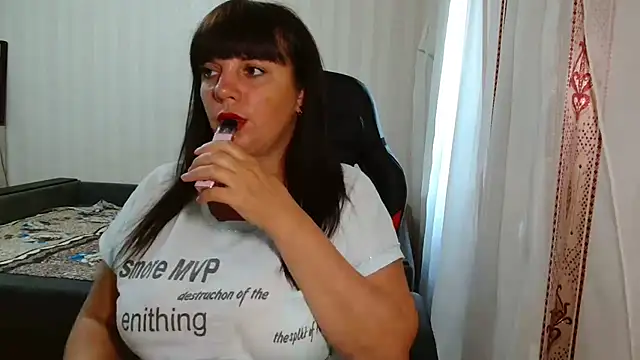 Snapshot of Jane_Luste chatting on June 3, 8:17 am Jane Luste online show from June 3, 8:17 am