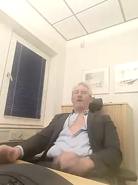 tom-swede online show from January 7, 3:33 pm