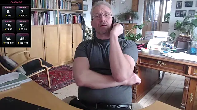 tom-swede online show from January 31, 9:48 am