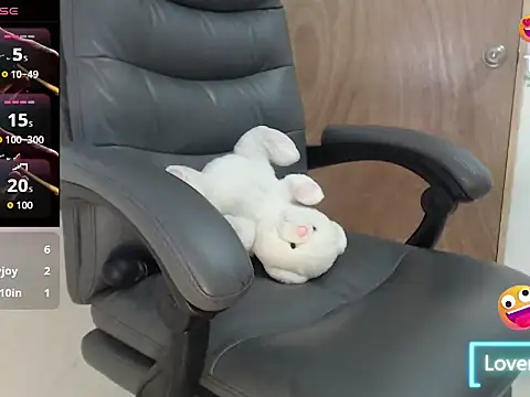 Snapshot of sweettmiah chatting on December 17, 6:58 pm sweettmiah online show from December 17, 6:58 pm