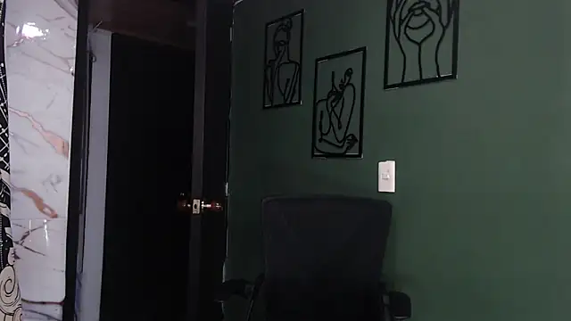 JadaRoberts online show from May 22, 12:33 pm