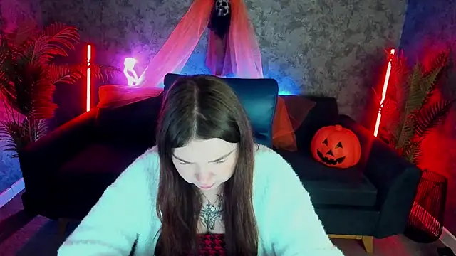 RosieMoons online show from October 29, 8:32 pm