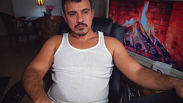 Snapshot of officeman7 chatting on December 6, 8:29 pm officeman7 online show from December 6, 8:29 pm