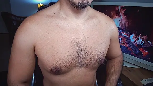 Snapshot of officeman7 chatting on December 29, 8:48 pm officeman7 online show from December 29, 8:48 pm