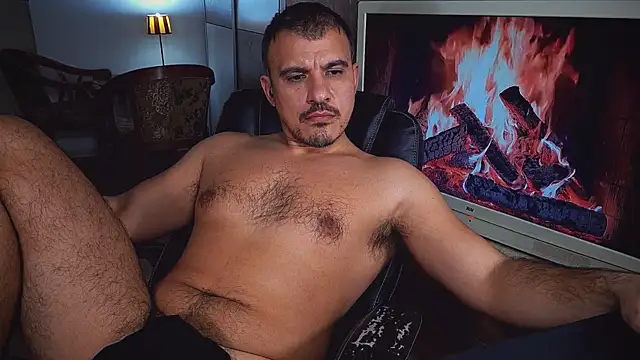 Snapshot of officeman7 chatting on January 15, 6:19 pm officeman7 online show from January 15, 6:19 pm