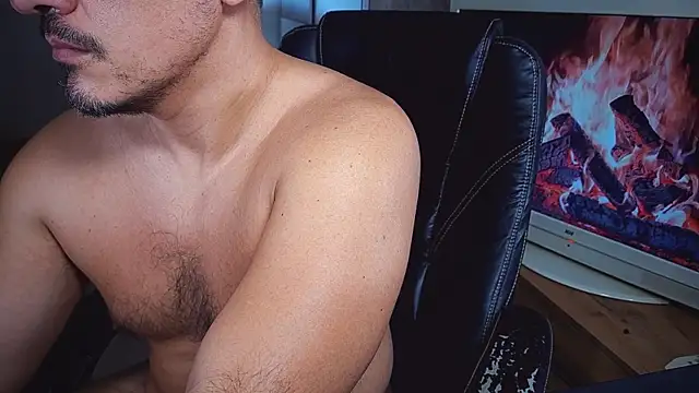 Snapshot of officeman7 chatting on January 16, 6:59 pm officeman7 online show from January 16, 6:59 pm