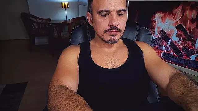 Snapshot of officeman7 chatting on January 23, 7:29 pm officeman7 online show from January 23, 7:29 pm