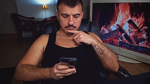 Snapshot of officeman7 chatting on January 24, 5:11 pm officeman7 online show from January 24, 5:11 pm