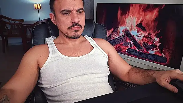 Snapshot of officeman7 chatting on January 25, 3:09 pm officeman7 online show from January 25, 3:09 pm