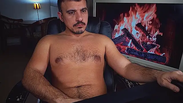 Snapshot of officeman7 chatting on January 25, 6:13 pm officeman7 online show from January 25, 6:13 pm