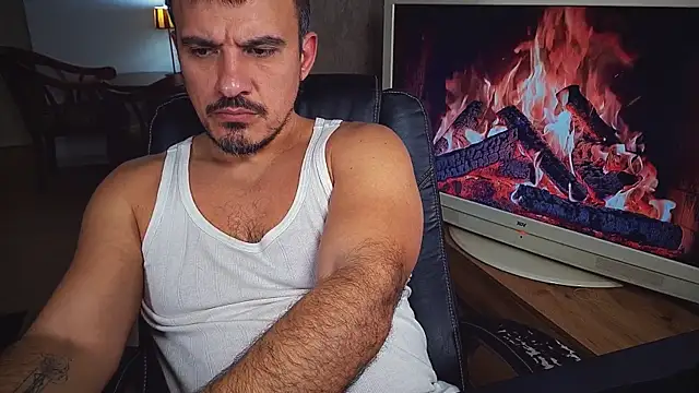 Snapshot of officeman7 chatting on February 2, 4:32 pm officeman7 online show from February 2, 4:32 pm