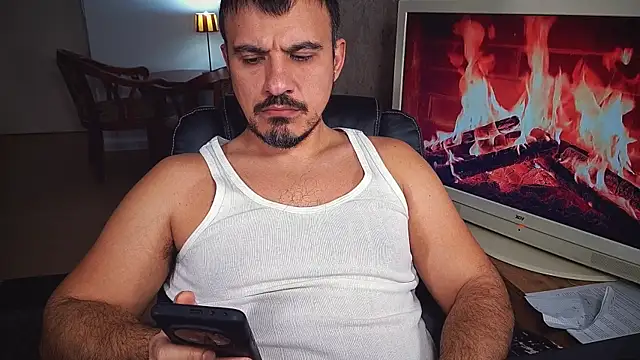 Snapshot of officeman7 chatting on February 9, 4:07 pm officeman7 online show from February 9, 4:07 pm