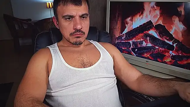 Snapshot of officeman7 chatting on February 16, 4:42 pm officeman7 online show from February 16, 4:42 pm