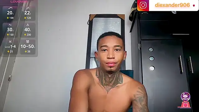 sexy blacks  online show from April 14, 12:11 pm