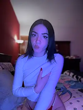 ShannonShanny online show from January 8, 7:45 pm