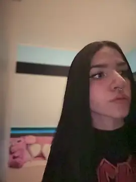 ShannonShanny online show from March 18, 8:04 pm