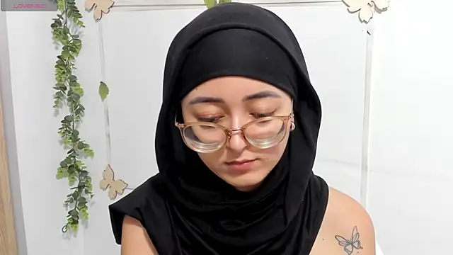 Snapshot of aysel_elid chatting on April 24, 10:23 pm aysel elid online show from April 24, 10:23 pm