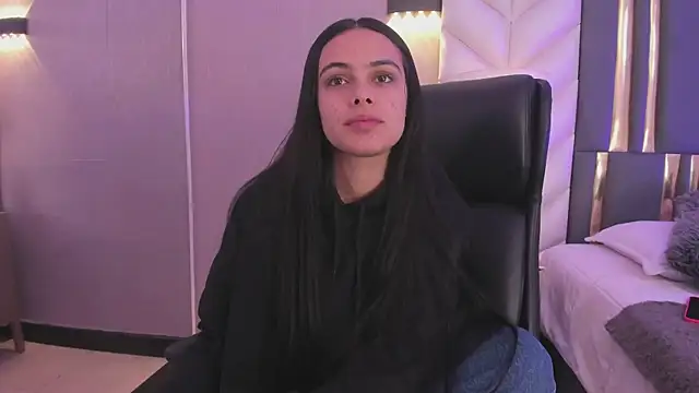 ChloeHarper  online show from February 12, 11:16 am