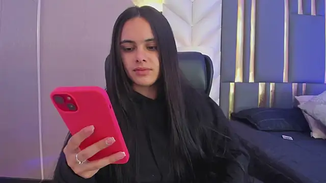 Snapshot of ChloeHarper_ chatting on May 15, 11:50 am ChloeHarper online show from May 15, 11:50 am