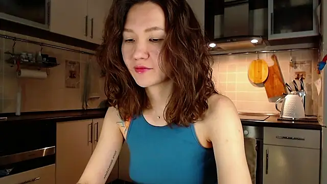 Snapshot of Kelly_Yon chatting on December 14, 9:02 pm Kelly Yon online show from December 14, 9:02 pm