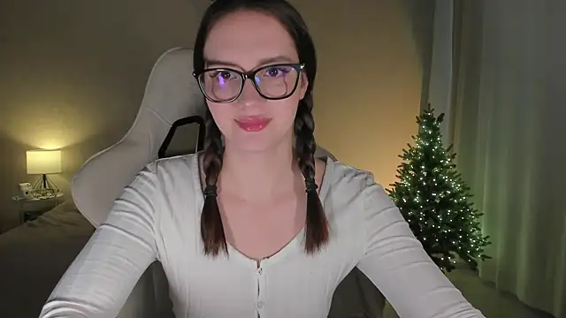 Snapshot of Sonia_moon_ chatting on December 30, 5:15 am Sonia moon online show from December 30, 5:15 am