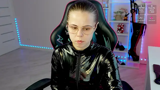 Latex Kitty online show from June 3, 4:34 pm