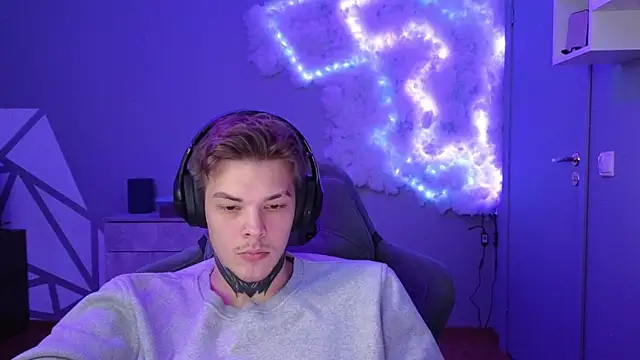 DENIS HERE online show from December 8, 3:45 pm