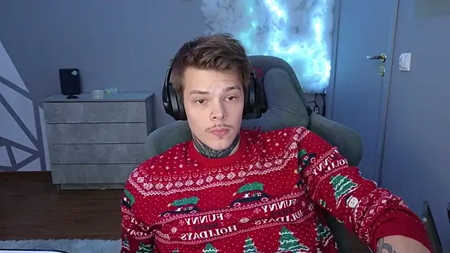 DENIS HERE online show from December 31, 3:09 pm