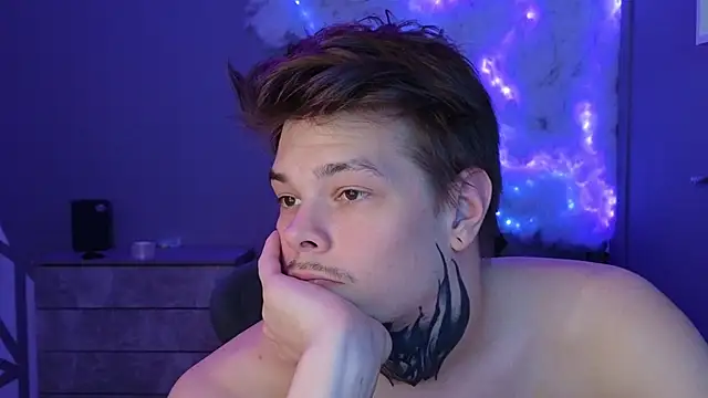 DENIS HERE online show from December 31, 9:17 pm