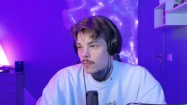 DENIS HERE online show from January 22, 11:10 pm