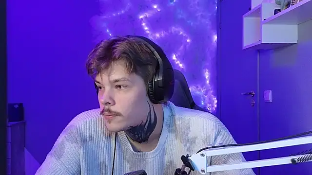 DENIS HERE online show from January 28, 5:35 pm