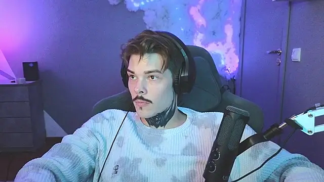 DENIS HERE online show from January 30, 5:28 pm