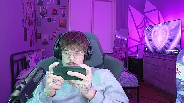 DENIS HERE online show from February 11, 11:12 pm