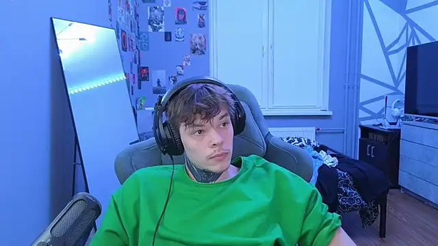 DENIS HERE online show from March 19, 6:55 pm