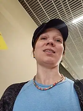 Exhibitionsplit online show from March 13, 1:07 pm