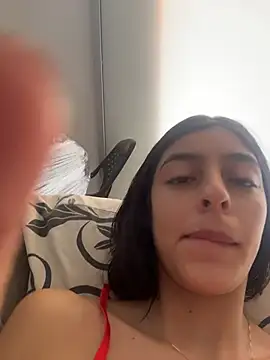 Snapshot of cristel_17 chatting on February 11, 9:09 pm cristel 17 online show from February 11, 9:09 pm