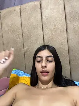 Snapshot of cristel_17 chatting on February 18, 1:23 am cristel 17 online show from February 18, 1:23 am