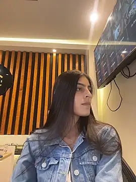 Snapshot of cristel_17 chatting on February 25, 1:37 am cristel 17 online show from February 25, 1:37 am