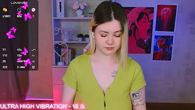 cutie mili online show from February 4, 11:49 am