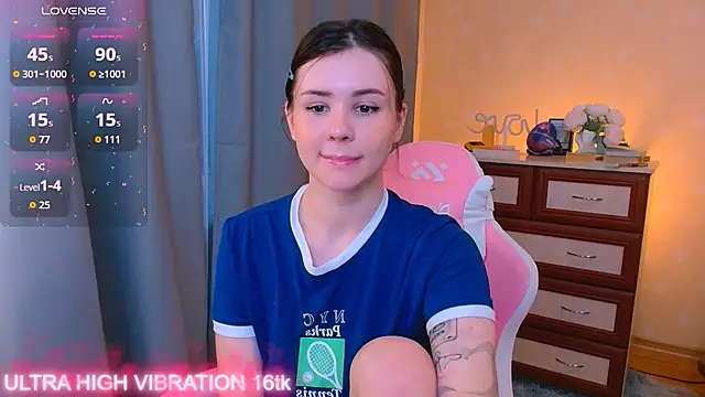 cutie mili online show from October 8, 7:17 am