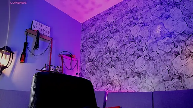 Snapshot of irregular_fetish_ chatting on January 20, 9:01 pm irregular fetish online show from January 20, 9:01 pm