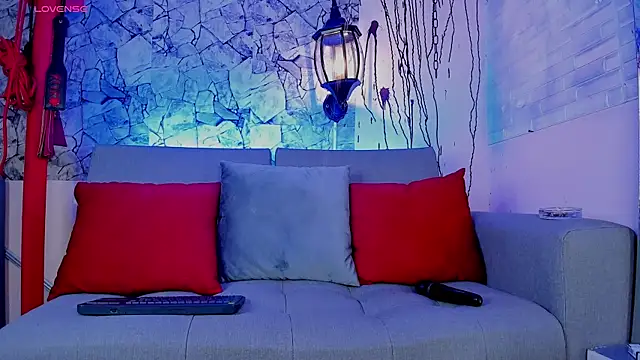 Snapshot of irregular_fetish_ chatting on January 22, 12:48 am irregular fetish online show from January 22, 12:48 am