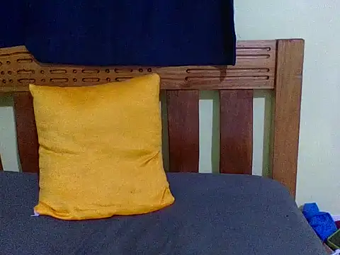 Snapshot of verginpussy01 chatting on February 21, 9:27 pm verginpussy01 online show from February 21, 9:27 pm