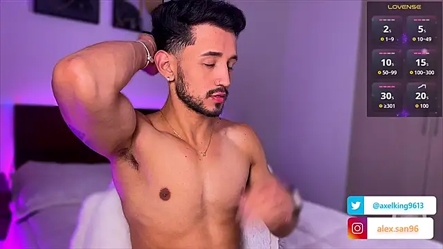 Snapshot of AxelKing1326 chatting on October 24, 9:55 pm AxelKing1326 online show from October 24, 9:55 pm