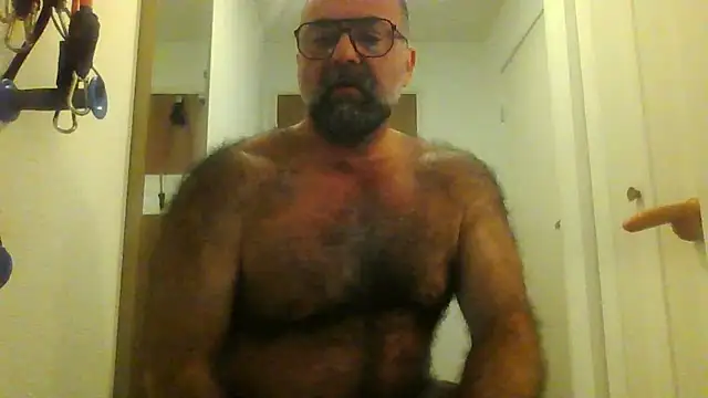 chainjulious online show from February 20, 3:23 pm