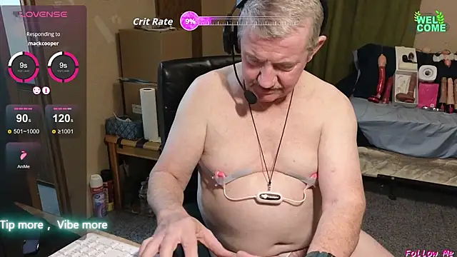 Snapshot of oldnew-63 chatting on February 10, 12:15 am oldnew-63 online show from February 10, 12:15 am