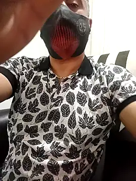 Snapshot of MezaRDanOnLineee chatting on February 7, 11:03 pm MezaRDanOnLineee online show from February 7, 11:03 pm